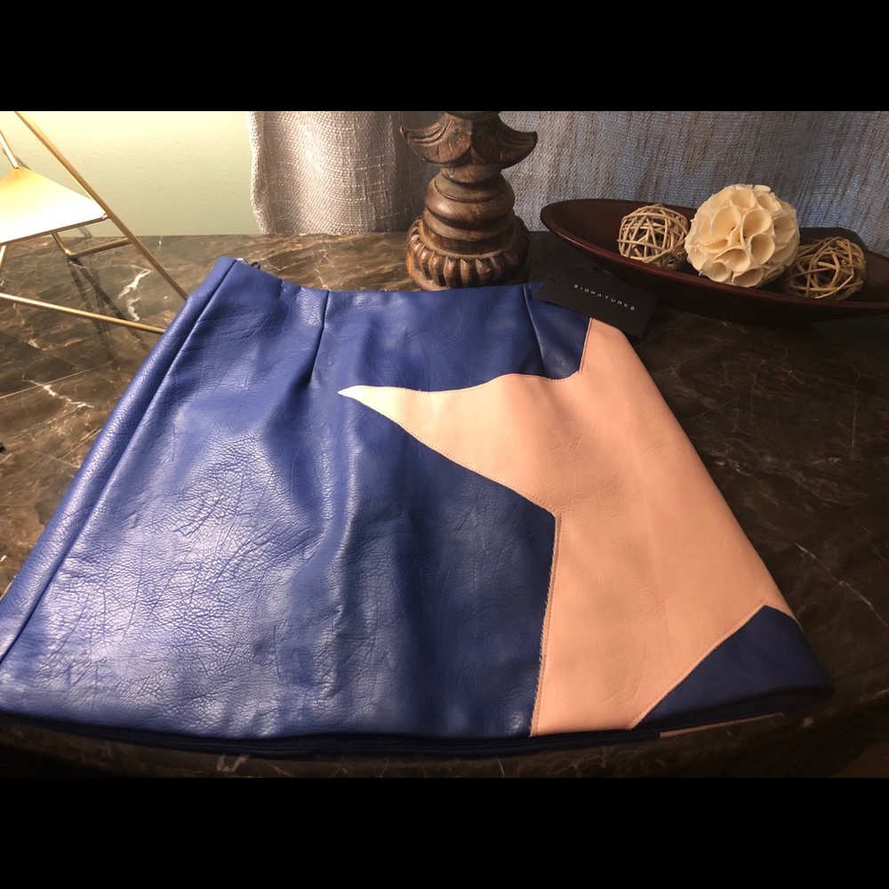 Signature eight blue mini with pink star NWT